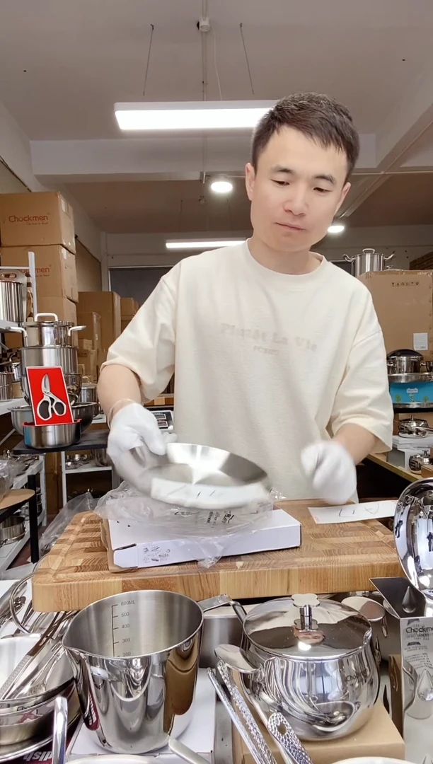 A16 微瑕小怪兽19cm盘子