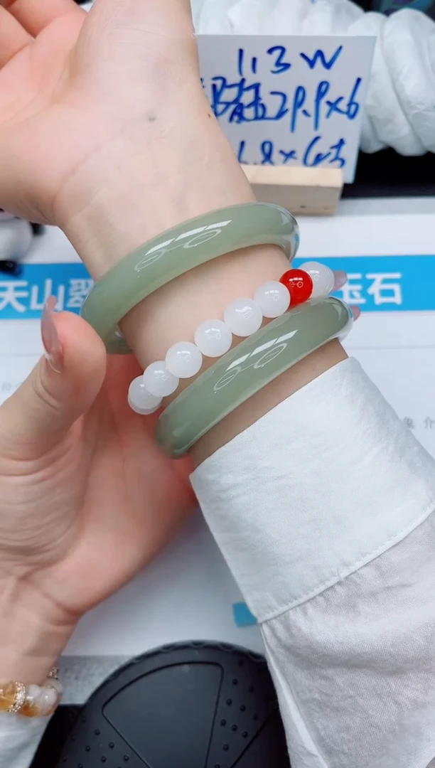 石英质玉手镯未镶嵌57-62