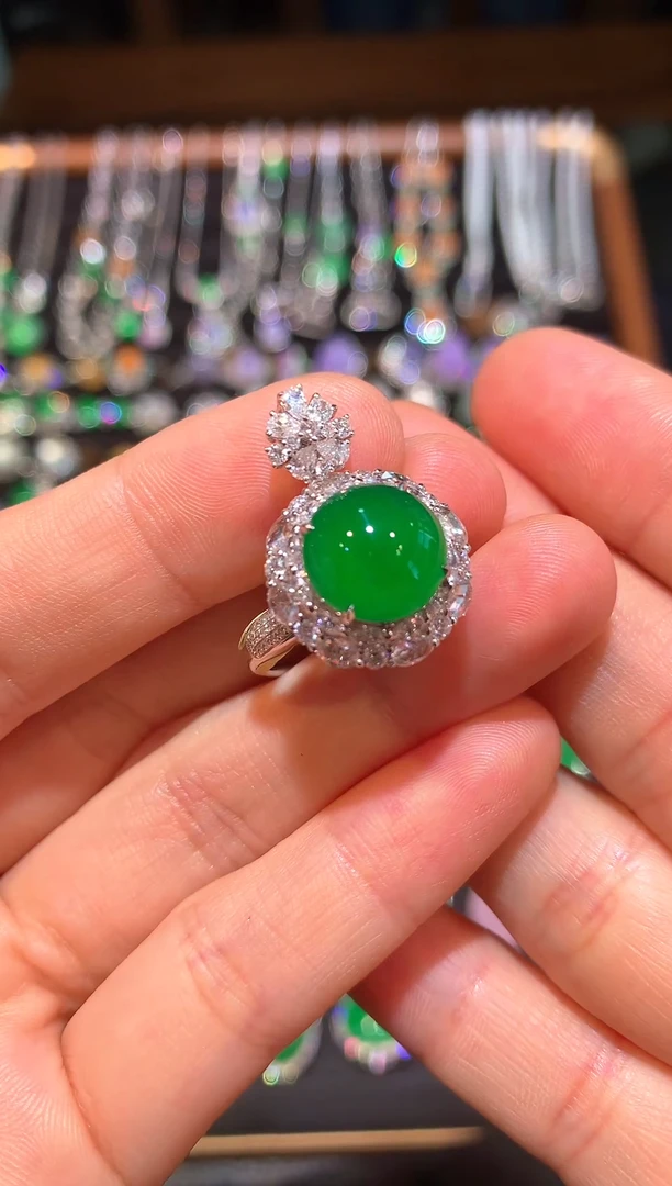 吊坠(赠链)18K金镶嵌翡翠满色满绿蛋面吊坠戒指两用