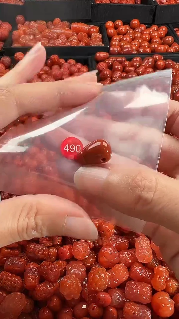颈饰未镶嵌南红玛瑙1