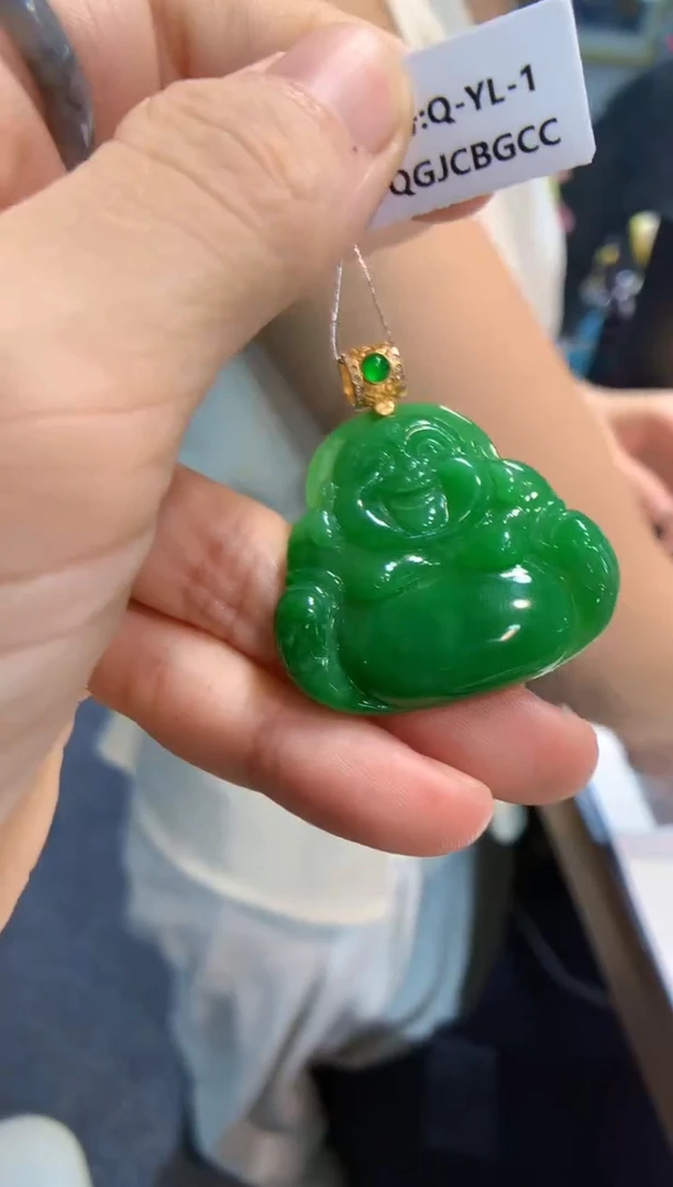 颈饰18K金镶嵌翡翠佛公