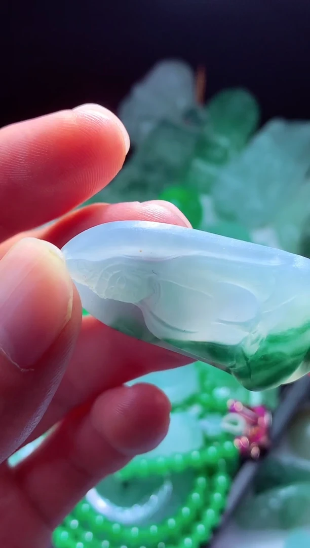 未镶嵌定制翡翠风*?翡翠毛货定制