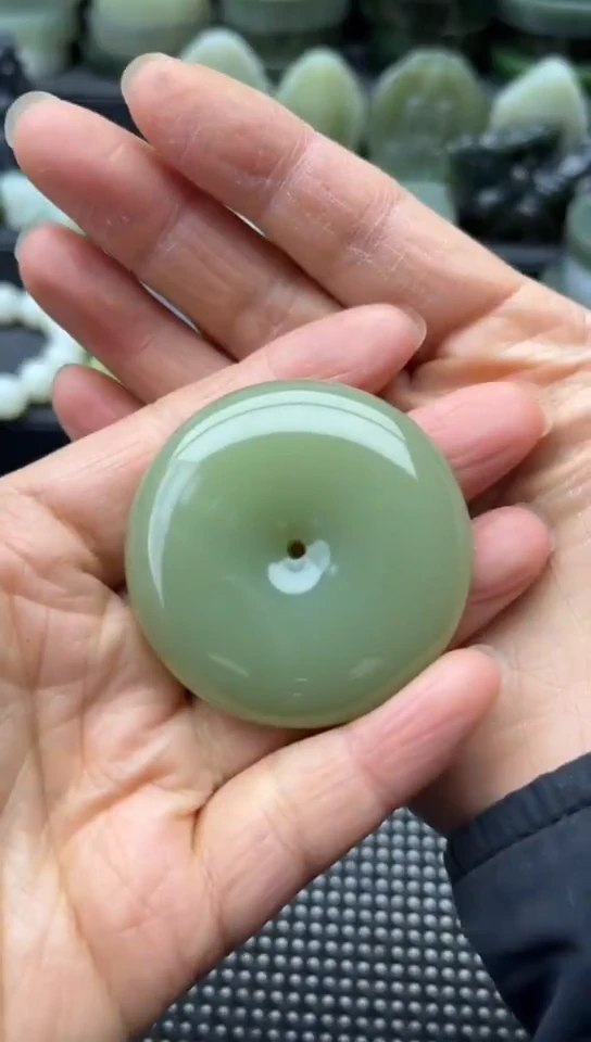 未镶嵌和田玉珠宝半成品扣子