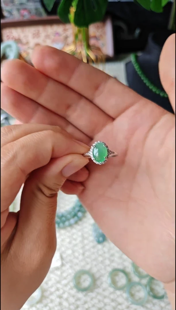 翡翠戒指银S925镶嵌翡翠戒指S925银镶嵌
