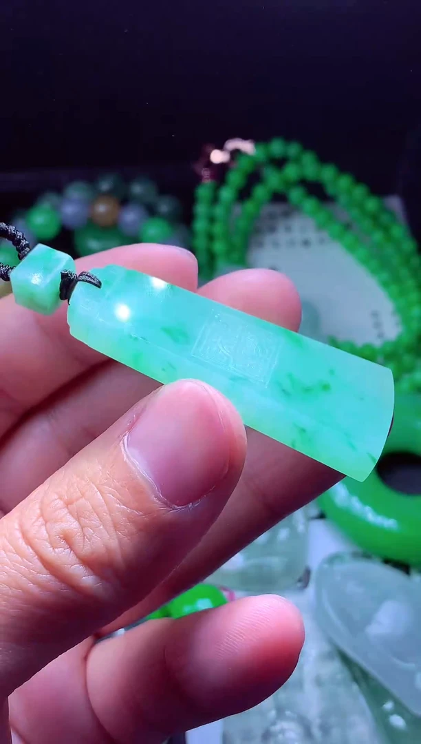 未镶嵌定制翡翠齐****#翡翠毛货定制