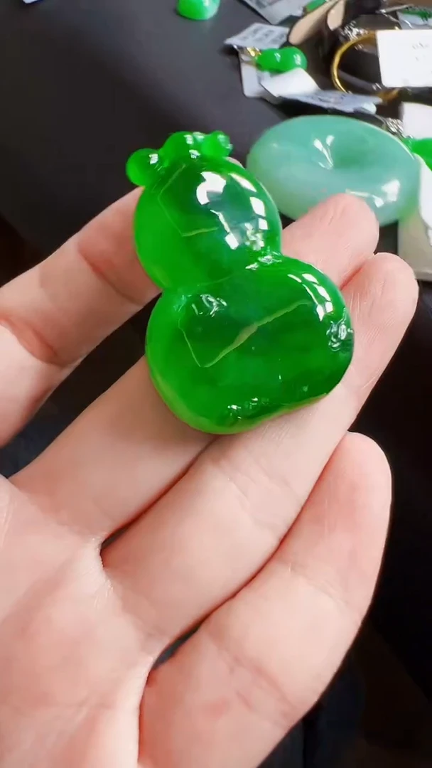 颈饰未镶嵌翡翠葫芦