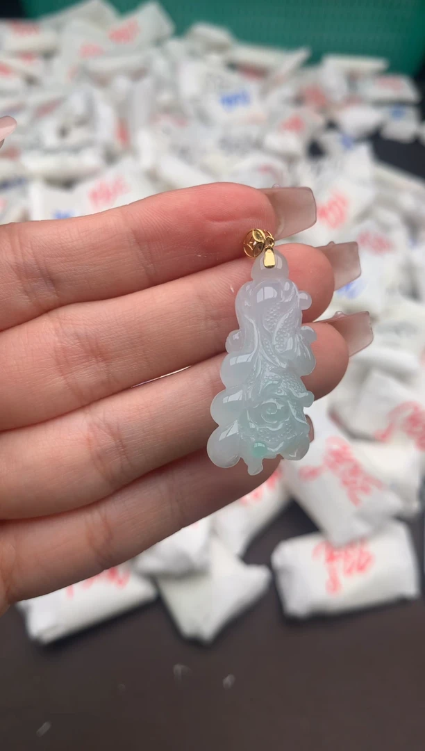 【闪购商品】翡翠挂件未镶嵌一