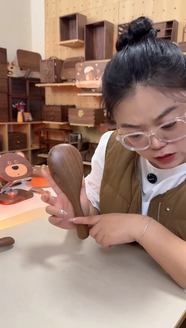 木黑胡桃大号圆形气垫梳