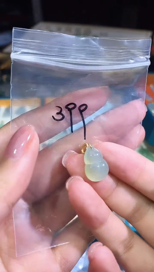 翡翠18K金镶嵌颈饰250603191