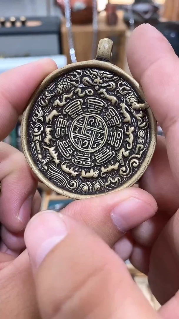 瓷片闪购商品  如图所示