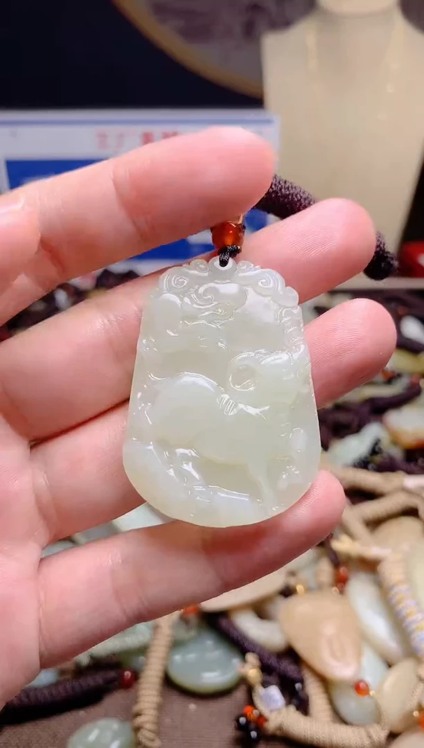 和田玉未镶嵌颈饰1