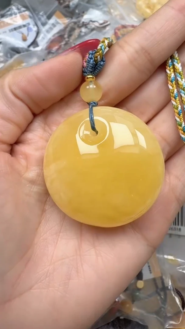 裸石琥珀未镶嵌如图