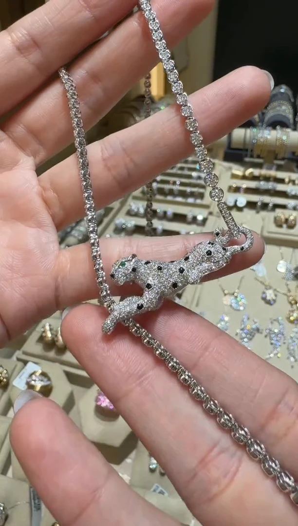 颈饰18K金镶嵌钻石项链