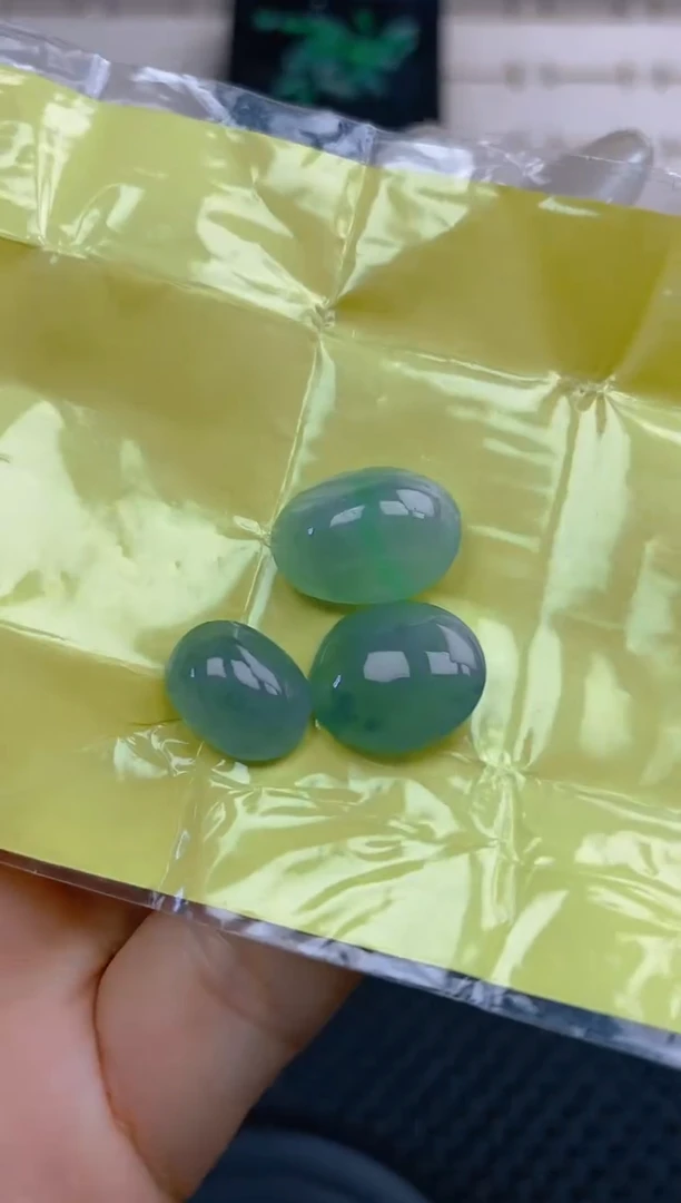 定制翡翠未镶嵌天然翡翠蛋面51