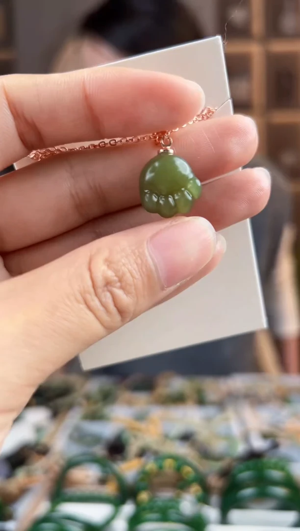 颈饰未镶嵌和田玉拍一发一，拍一发一