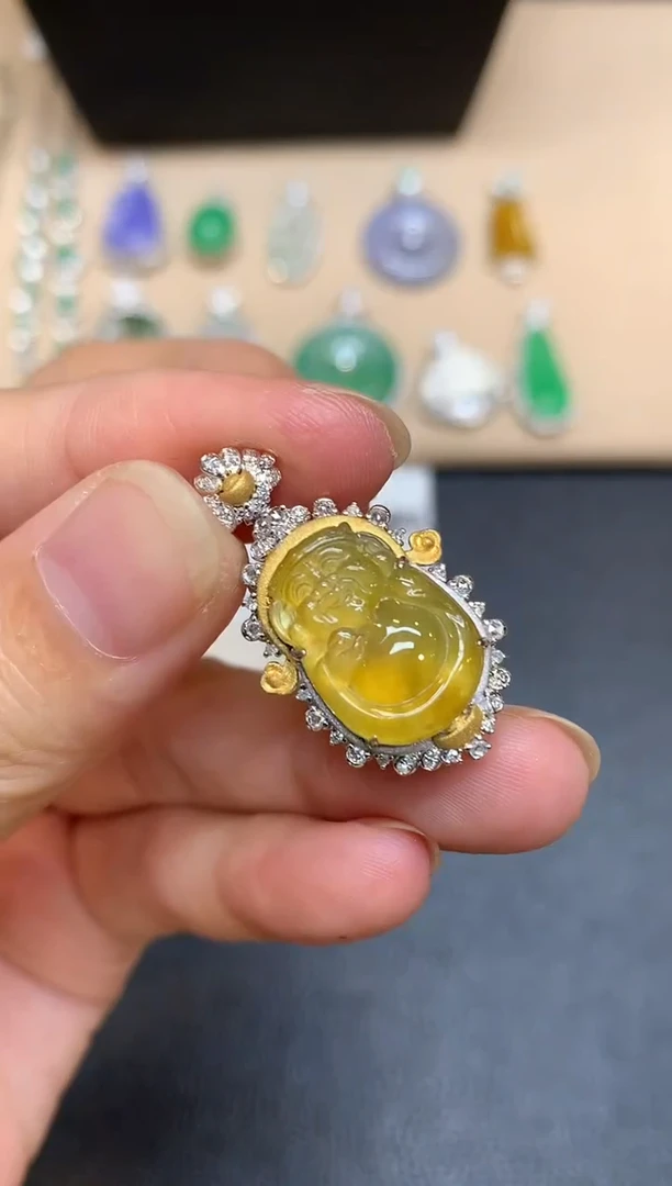 颈饰18K金镶嵌翡翠财神【无服务费