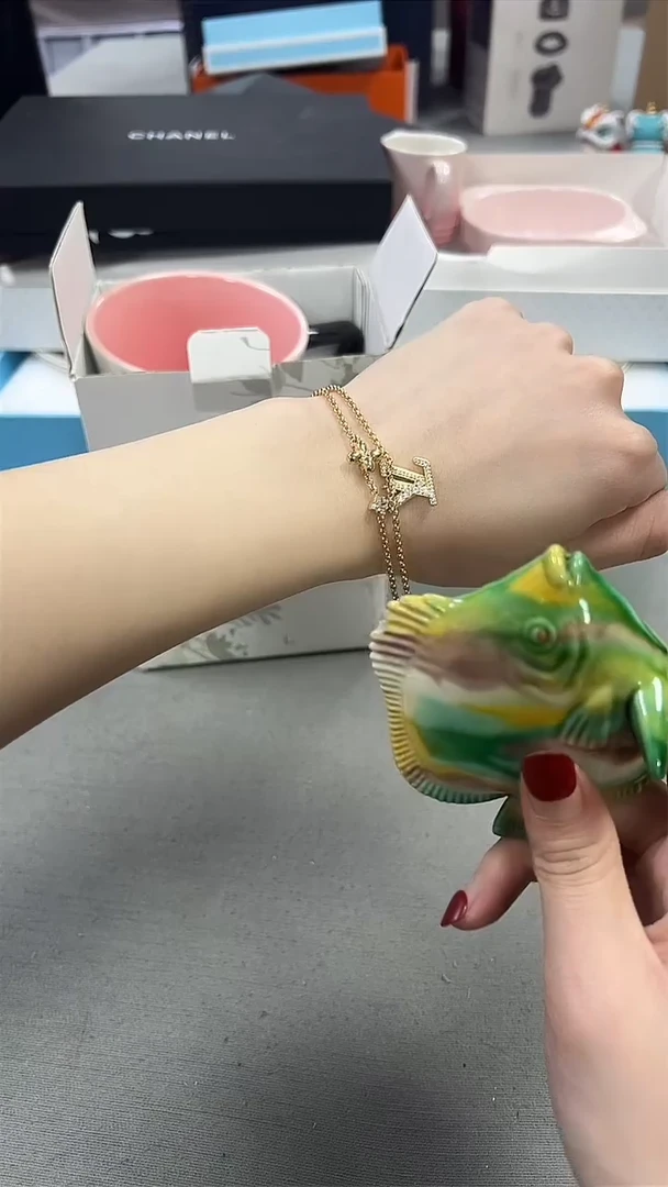 瓷片新号开播 全场放漏