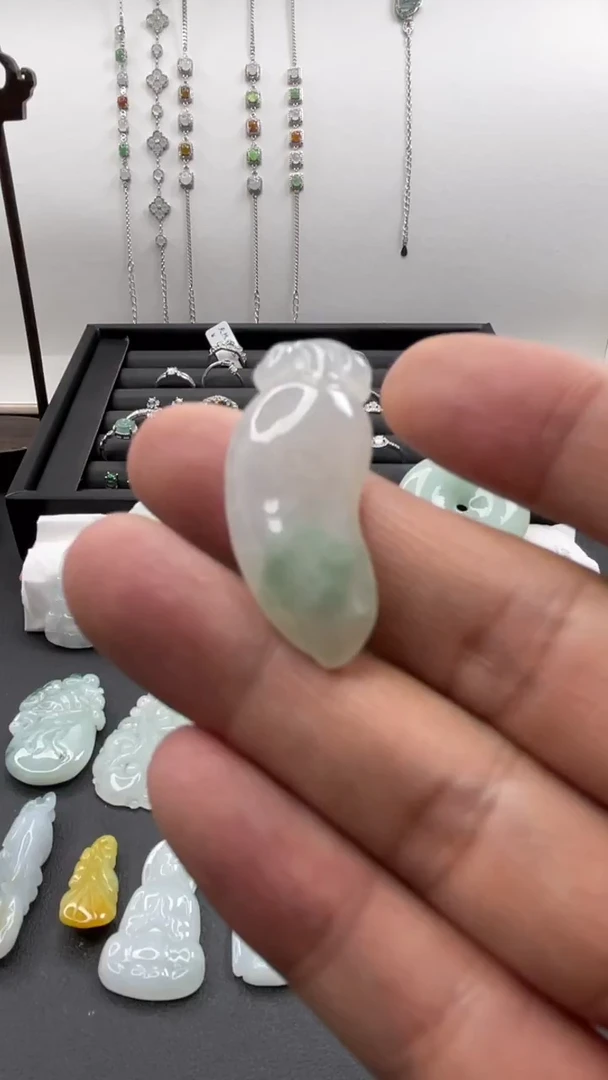 吊坠(不含链)未镶嵌翡翠天然A货翡翠
