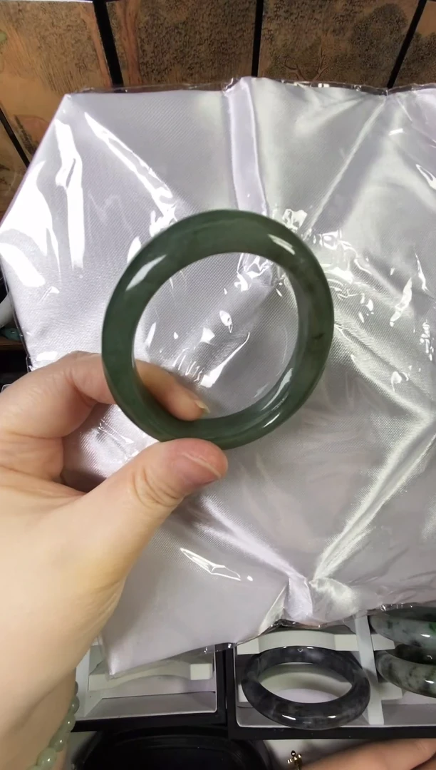 未镶嵌手镯翡翠52贵妃
