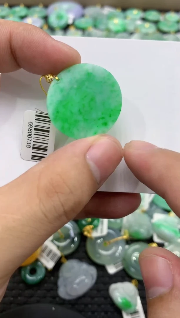 颈饰18K金镶嵌翡翠天然缅甸翡翠a货