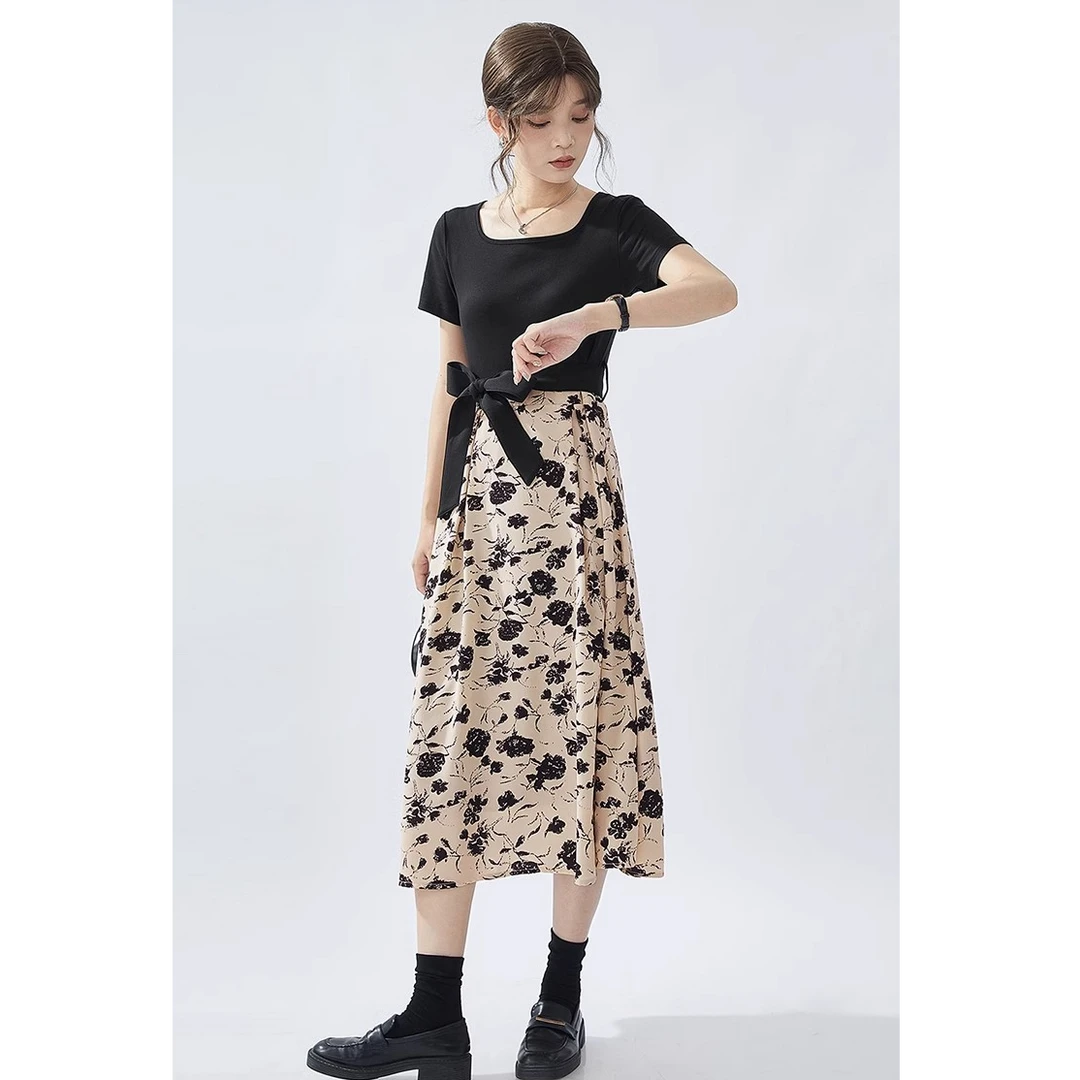 GUIER/桂儿黑色碎花方领连衣裙女系带收腰显瘦垂感中长裙LJ0093