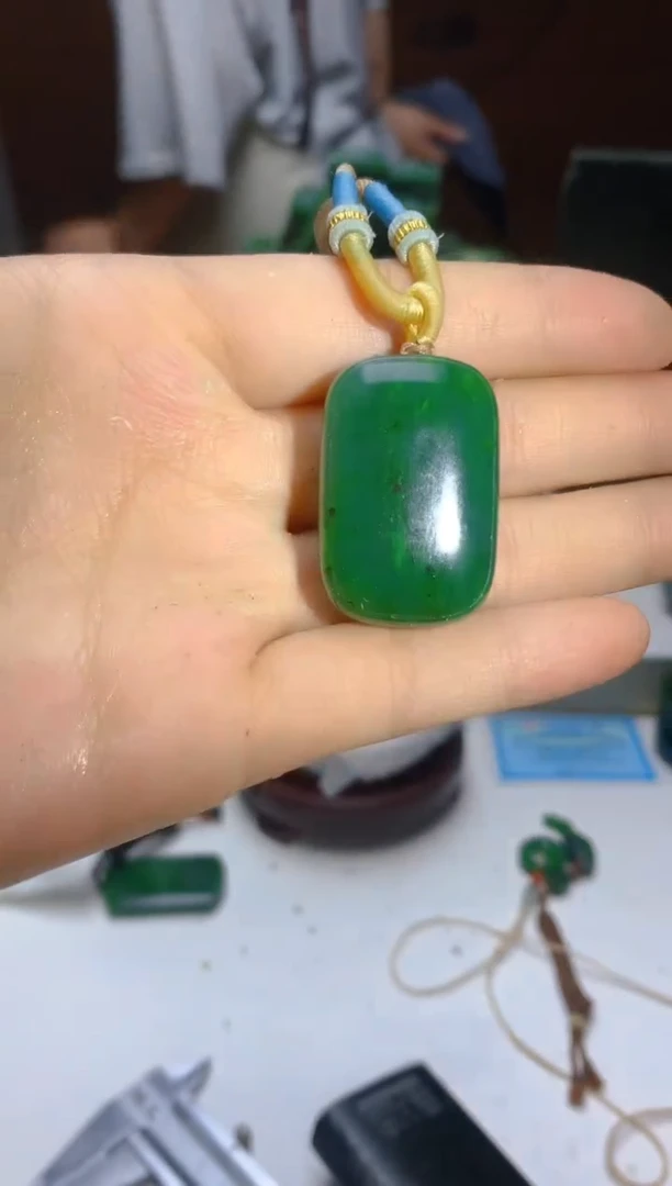 未镶嵌和田玉（碧玉）珠宝半成品随机发货一个