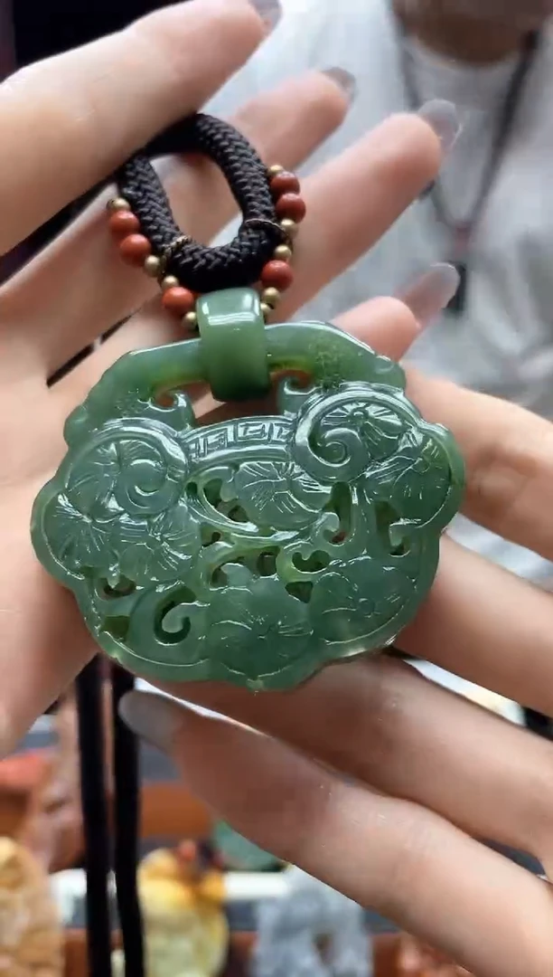 颈饰未镶嵌和田玉·