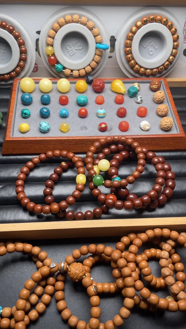 手串猴头核桃盘红老型+蜡1.4g