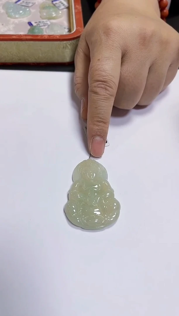 颈饰未镶嵌翡翠挂件