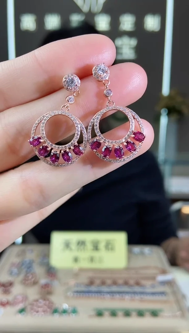 【闪购商品】石榴石耳饰银S925镶嵌耳饰