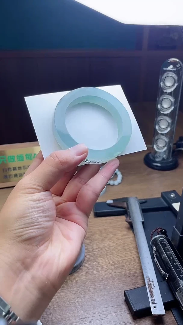 未镶嵌手镯定制翡翠漠*定制