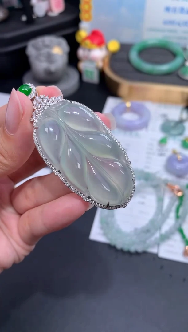 颈饰18K金镶嵌翡翠模式推广期48小时鉴赏期