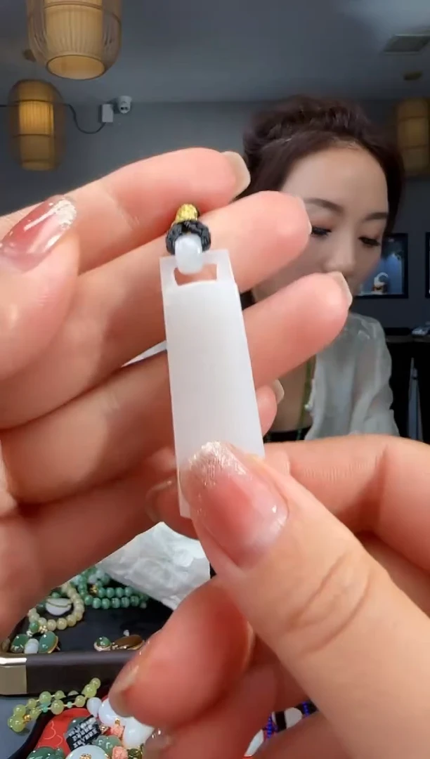 和田玉未镶嵌吊坠(不含链)1