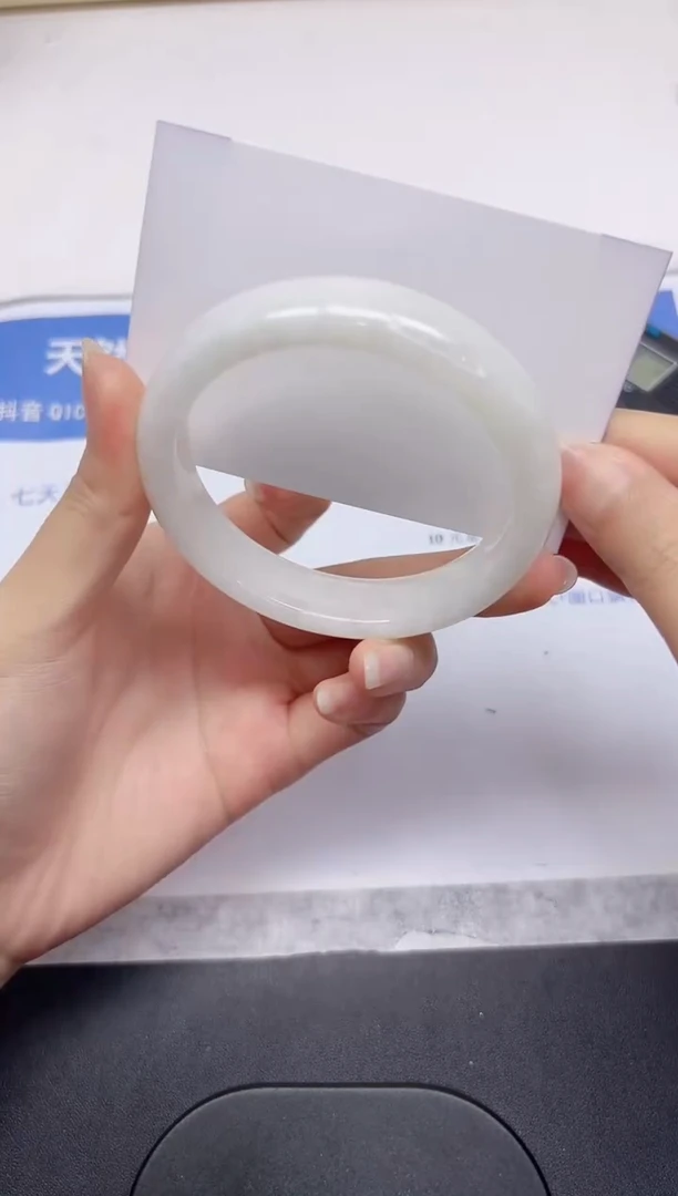 和田玉手镯未镶嵌126-59.5