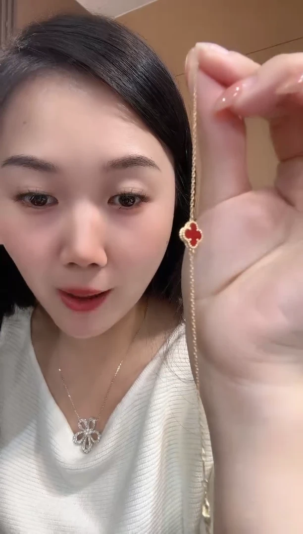 【闪购商品】玛瑙/玉髓手链18K金镶嵌红色k黄小号单花四叶草手链GHJ