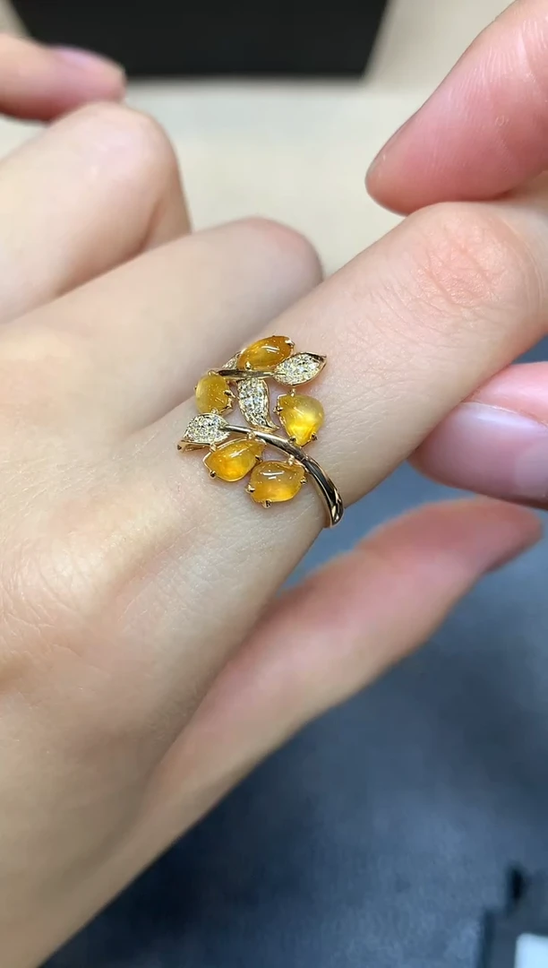 18K金镶嵌戒指翡翠随形【无服务费