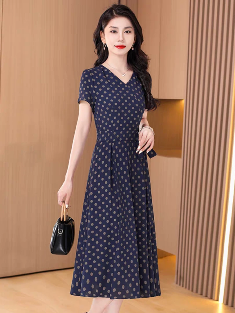 A047时尚波点连衣裙女2025新款夏季气质收腰系带v领中长款a字裙子