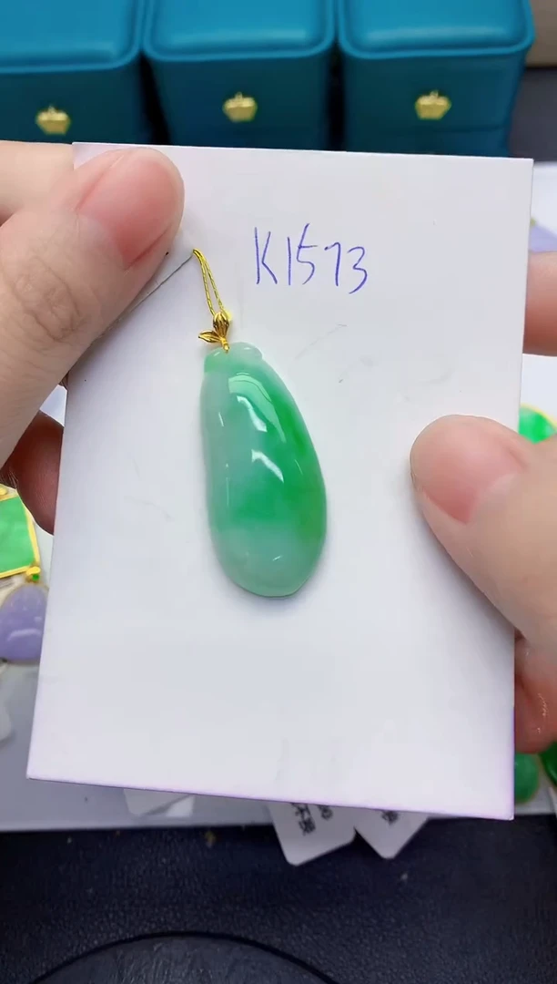 颈饰18K金镶嵌翡翠天然翡翠缅甸A货