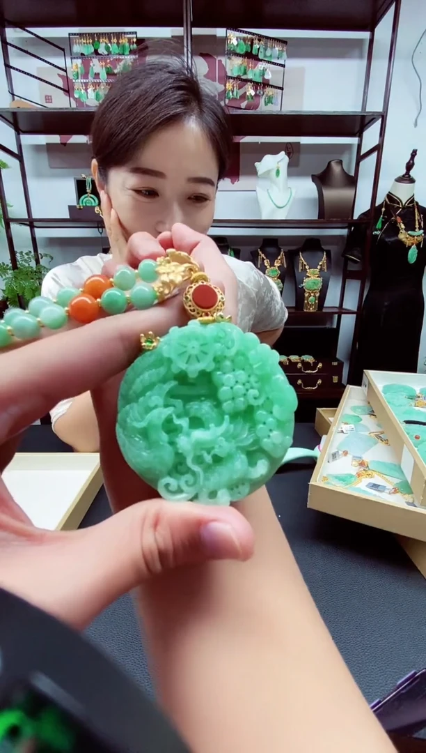 翡翠未镶嵌吊坠(不含链)翡翠吊坠