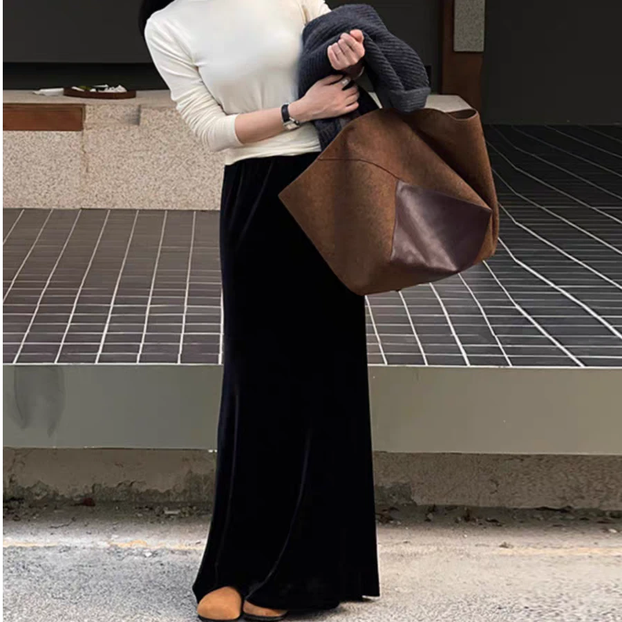 慵懒风金丝绒半身裙女2025早春新款高级垂顺洋气鱼尾裙高腰中长裙