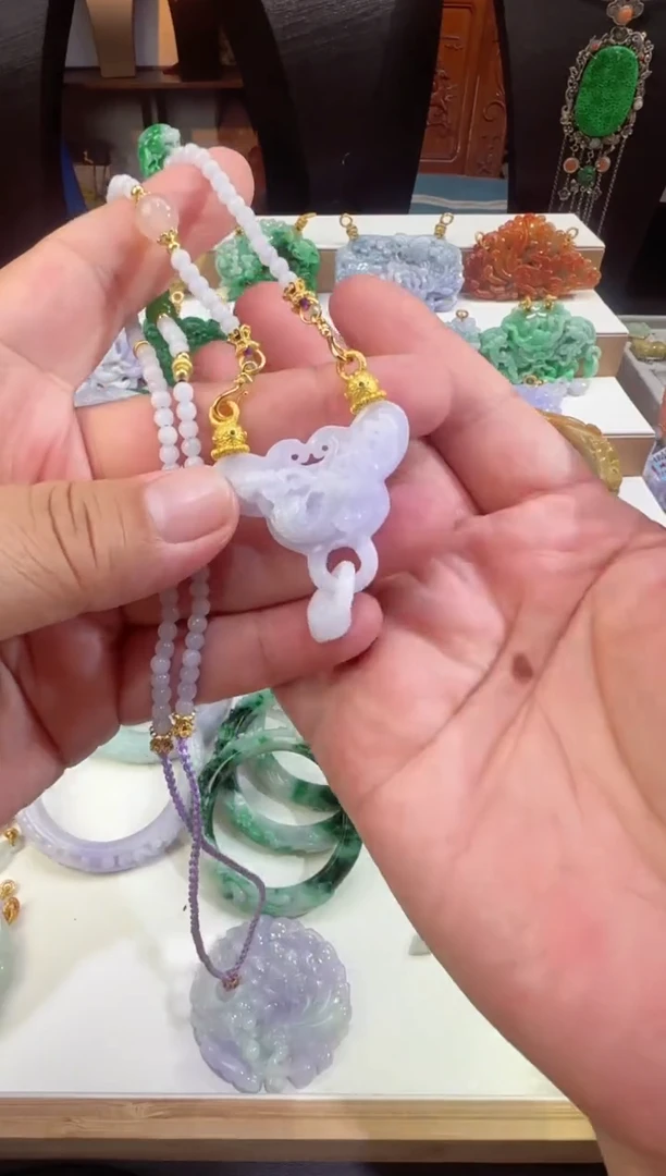 颈饰未镶嵌翡翠吊坠