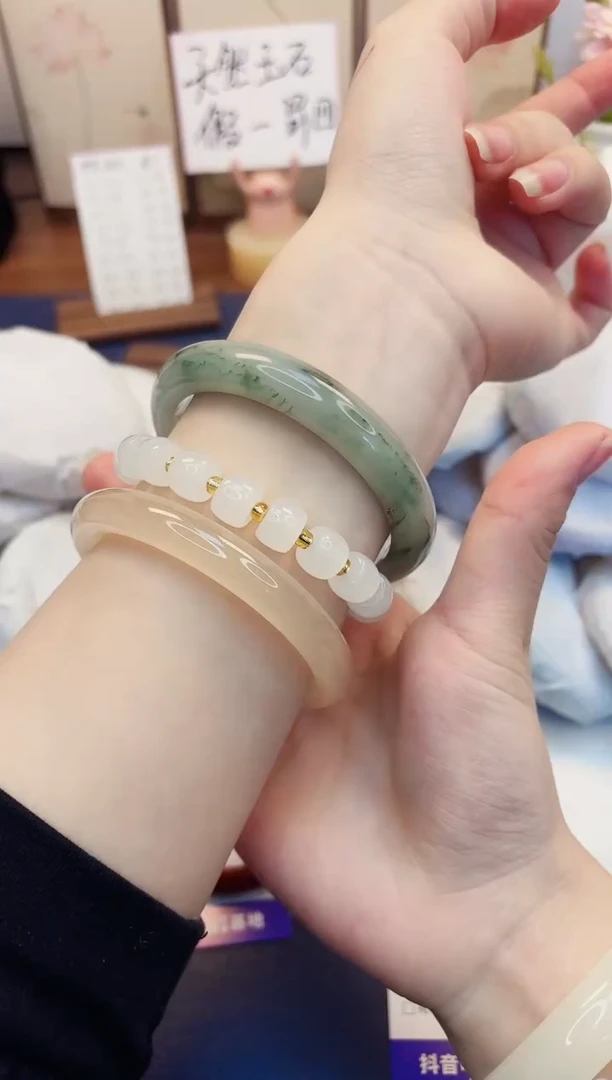 【闪购商品】石英质玉手镯未镶嵌357-天山翠-圈口59