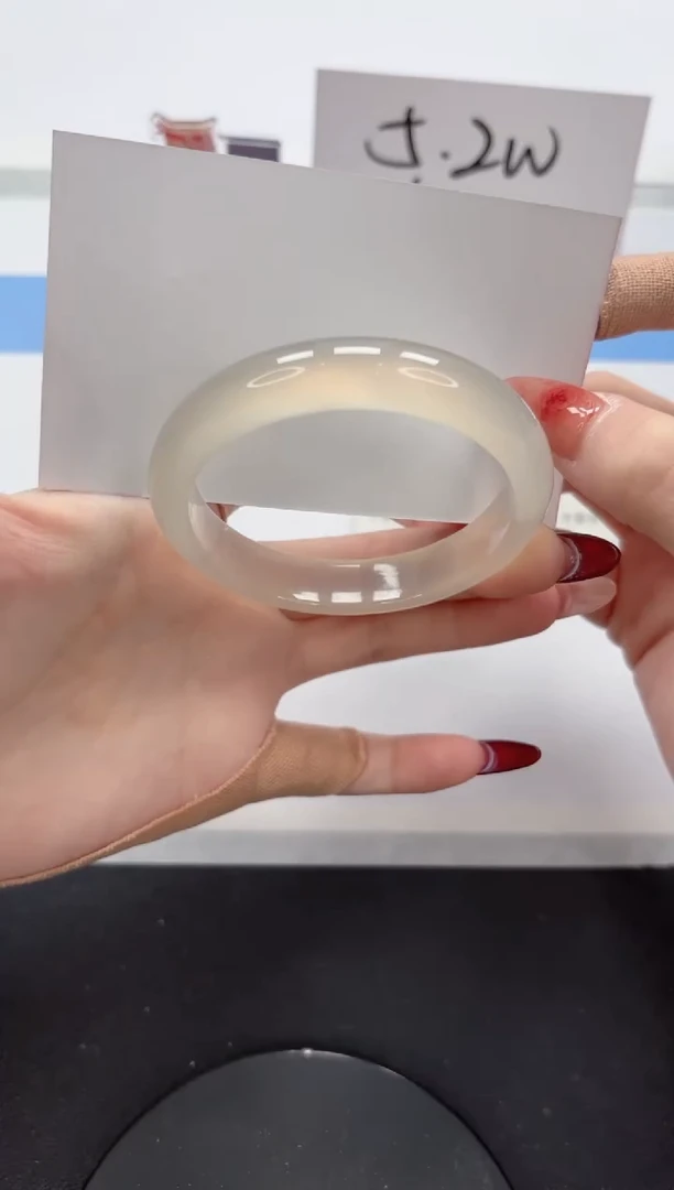 【闪购商品】石英质玉手镯未镶嵌A138-56