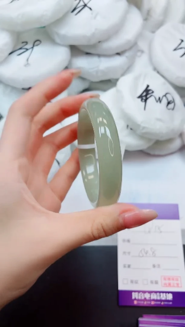 未镶嵌手镯石英质玉9Q15-54