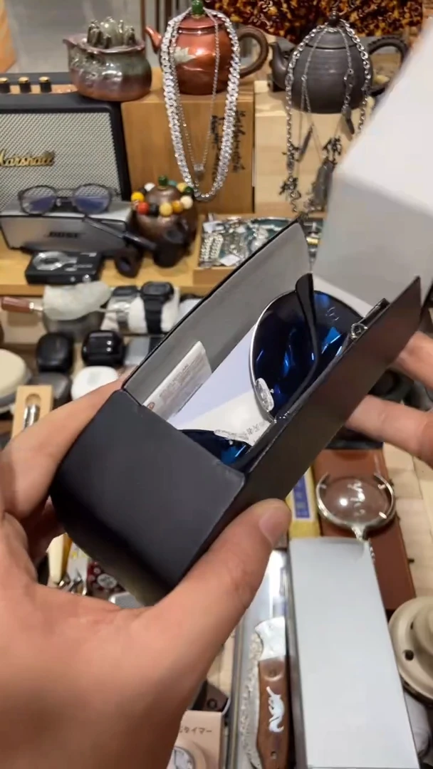 瓷片闪购商品  如图所示