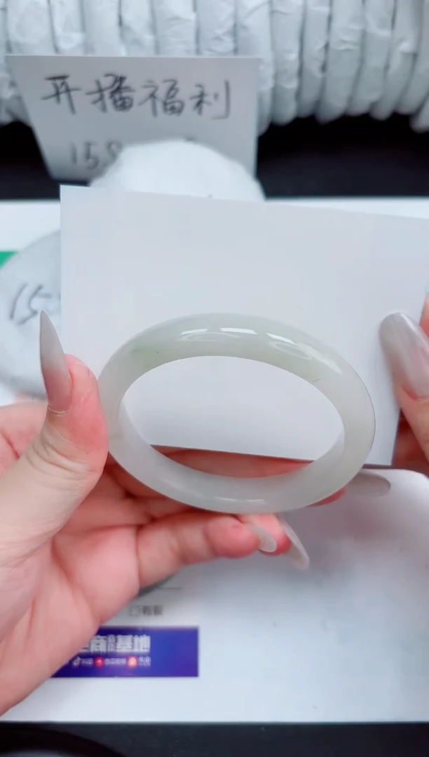 石英质玉手镯未镶嵌6-56.6