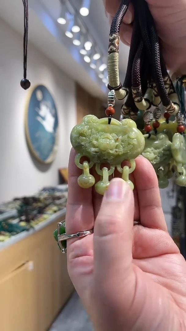 【闪购商品】岫玉颈饰未镶嵌吊坠多样式发货只发一个