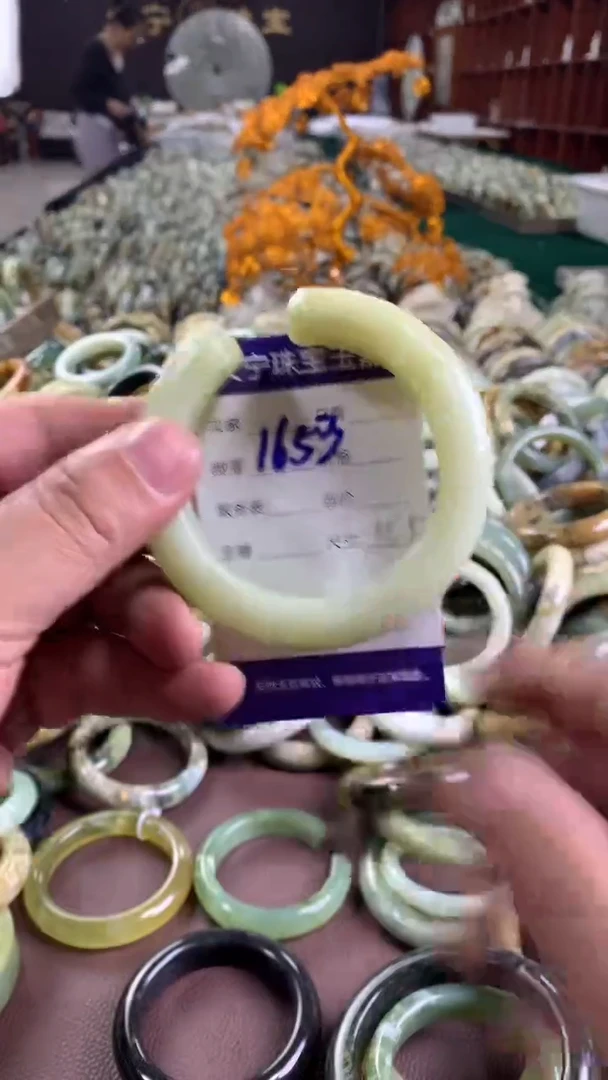 未镶嵌蛇纹石玉手镯1653