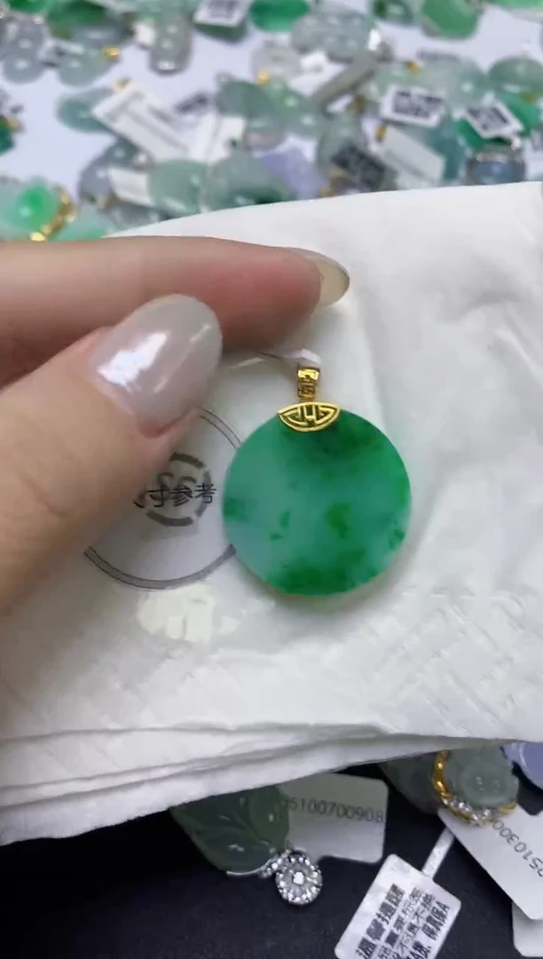 颈饰18K金镶嵌翡翠天然缅甸翡翠A货百元以上9元证书费自理