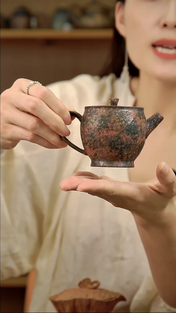 言野手作  岩矿宫灯壶